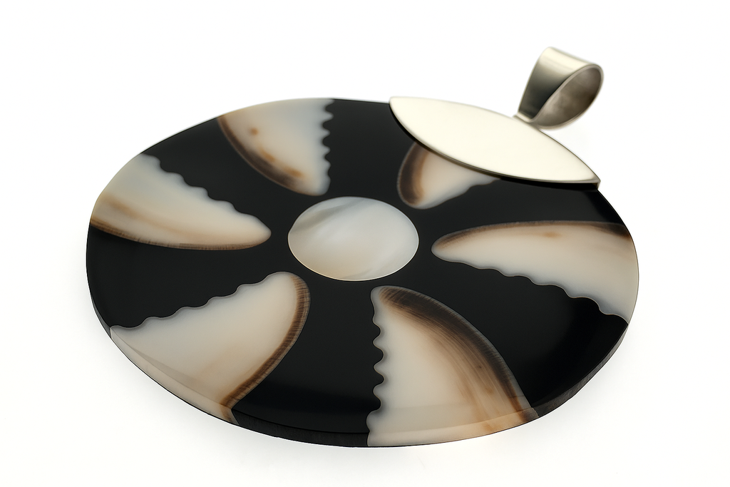 Shell Round .925 sterling silver pendant