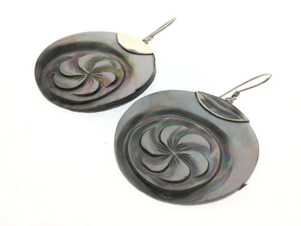 Shell Engraved Round .925 Sterling Silver Earrings