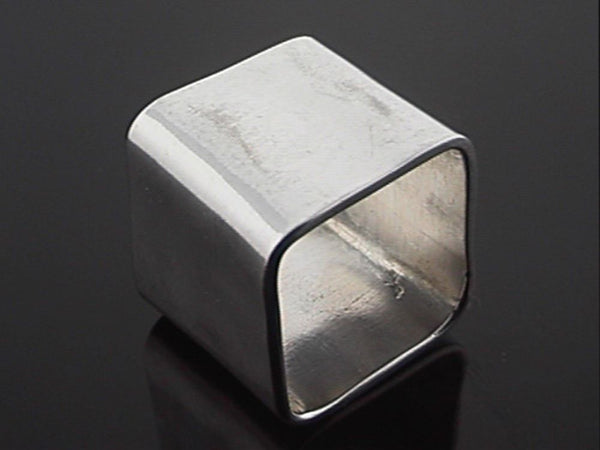 Large plain square silver ring: Length 20mm