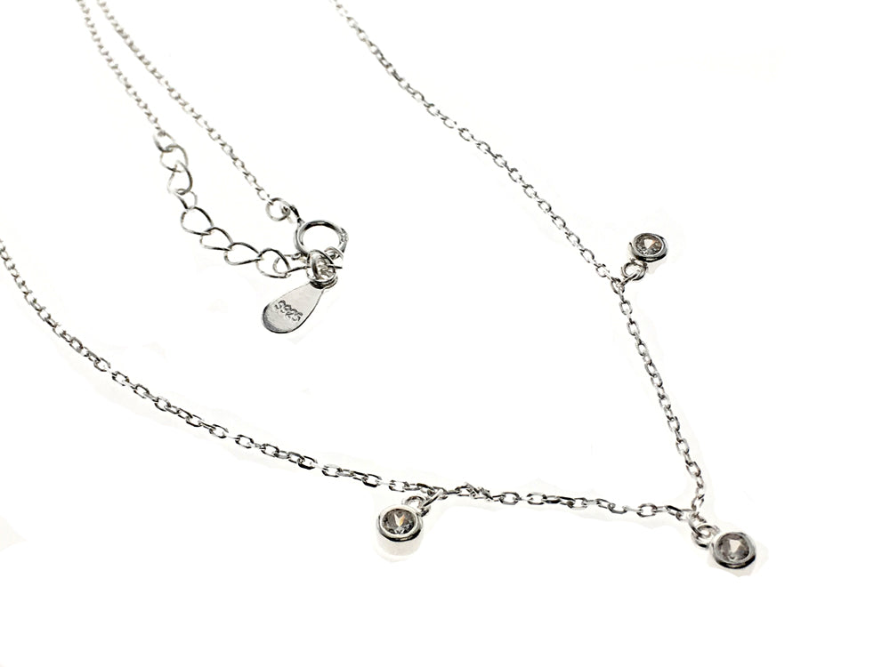 A Sterling silver micro-inlaid zircon necklace clavicle chain